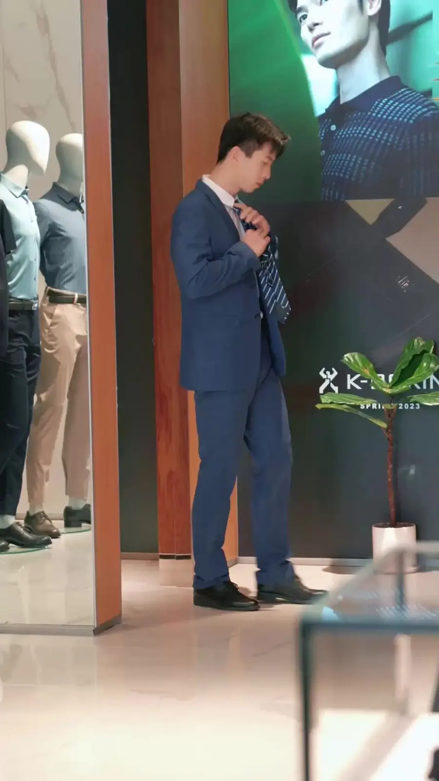 穿越女尊：我征服了异世界？爆笑反套路恋爱喜剧！