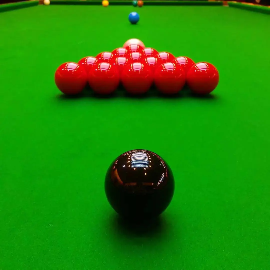 2023斯诺克英格兰公开赛巅峰对决：希金斯霸气“巫师”对阵特鲁姆普“特朗普”，谁能问鼎半决赛荣耀？